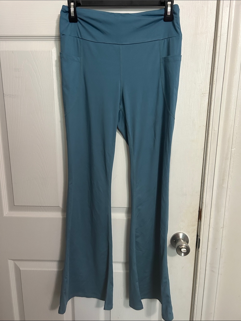 SHEIN Blue Flare Leggings with Side Pockets